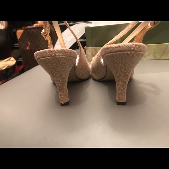 J. Renee Cammy Textured Linen Heels - Picture 3 of 6